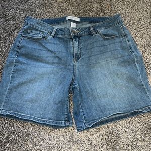 Sz 14 Shorts